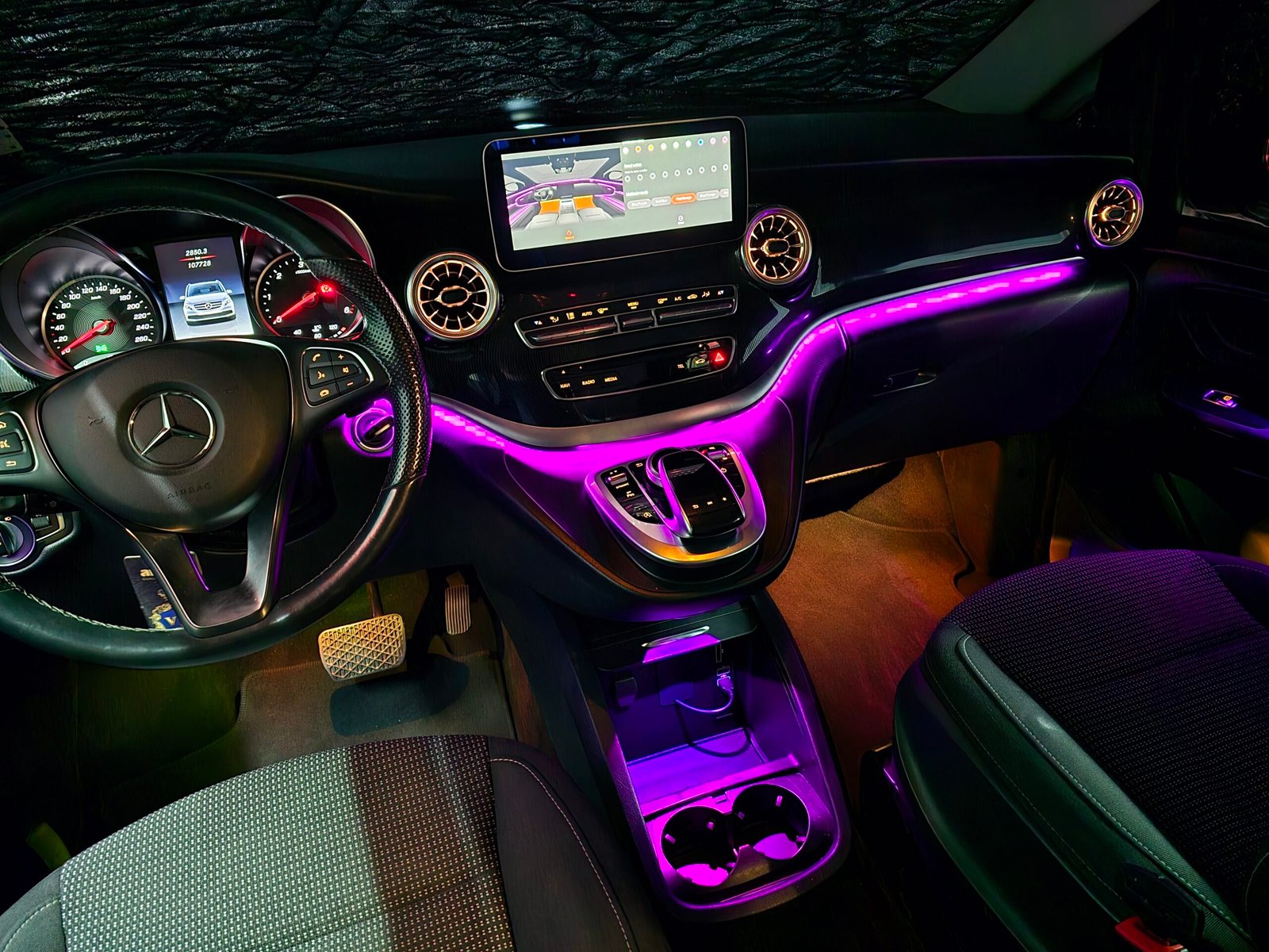 Въздуховоди с амбиентно осветление за Mercedes V W447